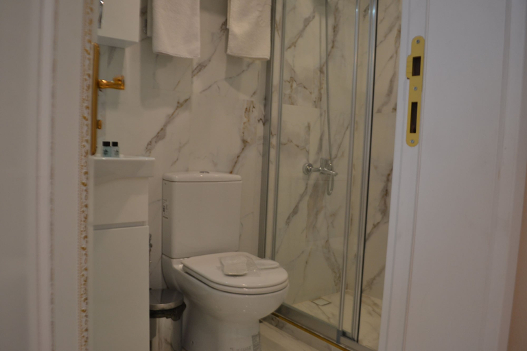 Bathroom 5, Atlantis Royal Hotel, Fatih