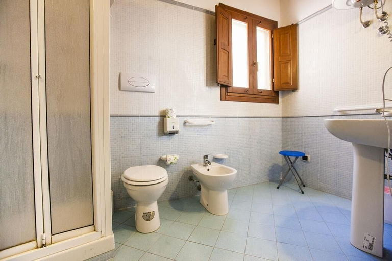 Bathroom 5, Residence Cortile Mercè, Trapani