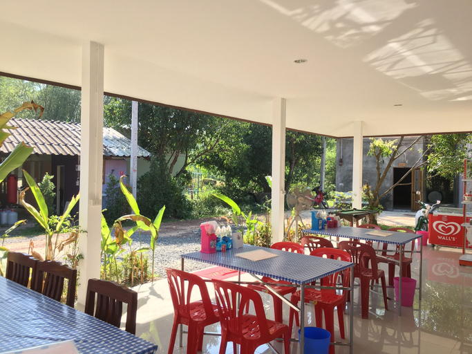Food & Drinks 5, Ban Suan Kru Kob, Pak Phli