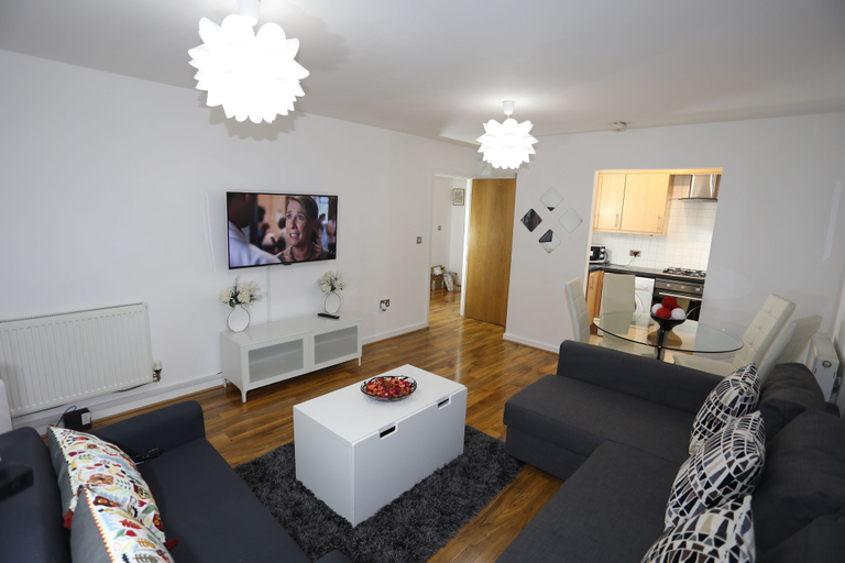Others 5, 2 bed Riverview Bridge House Apartment, London
