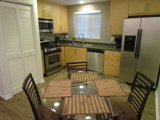Others 4, Romantic Studio with Bay View, Los Angeles