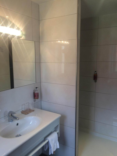 Bathroom 4, Résidence Les Cigogneaux, Haut-Rhin
