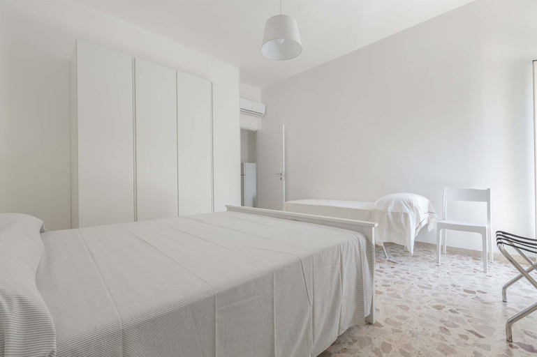 Room 2, 2483 La Casa di Maristella - Trilo by Barbarhouse, Lecce