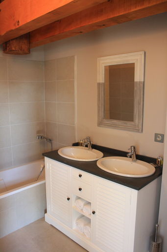 Bathroom, Le Domaine de la Mandoune, Hérault