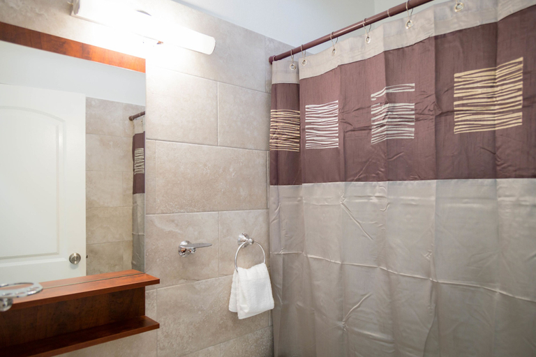 Bathroom 3, Centrally Located Guest Apartments
