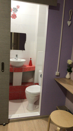 Bathroom 3, U Aeroporta Mini-Hotel, Ekaterinburg gorsovet