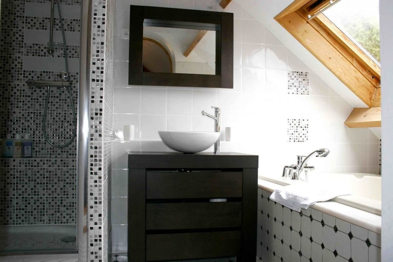 Bathroom 5, Les Hauts Du Val - chambres d'hotes, Yvelines