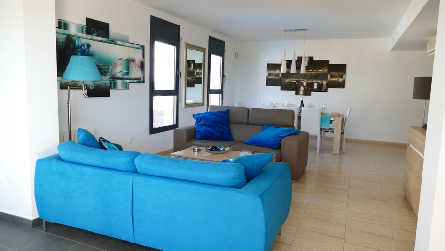 Others 5, Villa Chantal, Tarragona