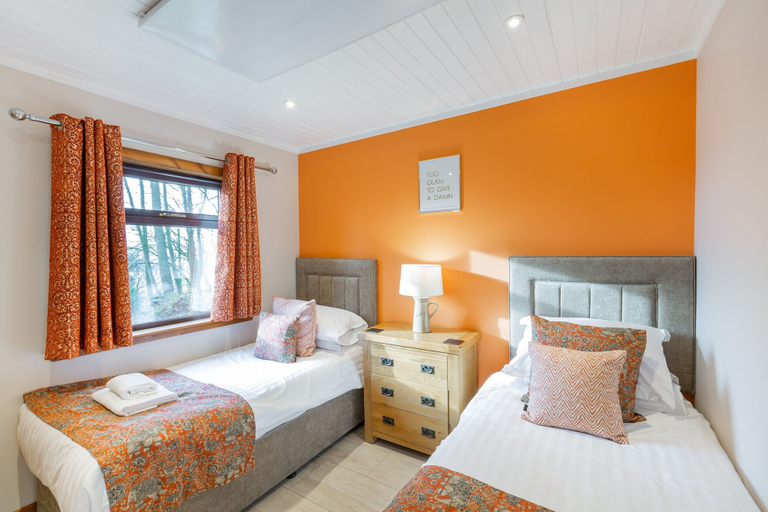 Bedroom 2, Birch 14 With Hot Tub, Newton Stewart, Dumfries and Galloway