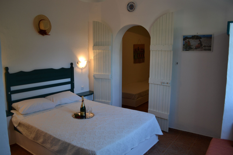 Bedroom 4, Kochylas Studios, Central Greece