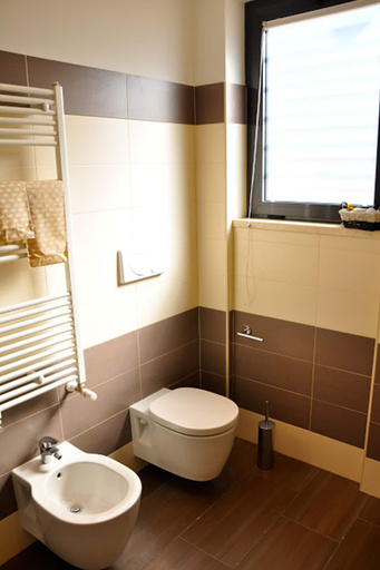 Bathroom 4, 325 Tor Vergata, Rome