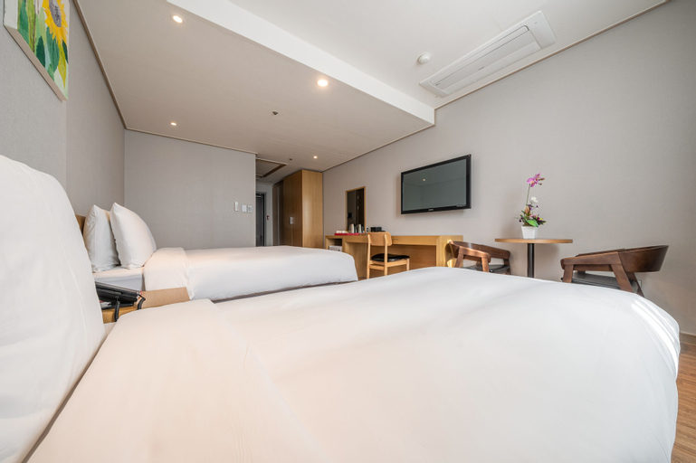 Bedroom 10