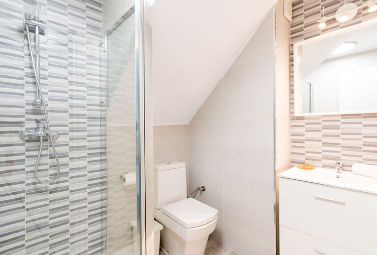 Bathroom 4, Seaside Marbella Apartments, Málaga