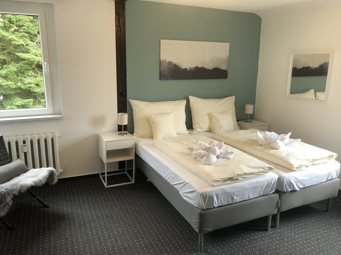Bedroom 4, Riverside Inn, Barnim