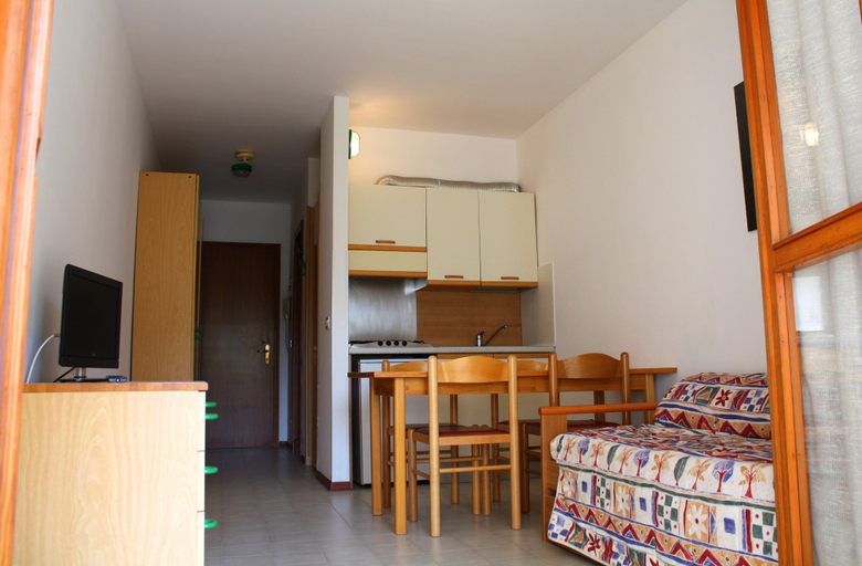 Bedroom, Condominio Sabbiadoro, Udine