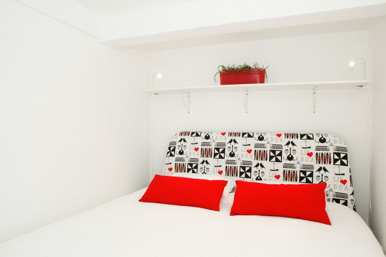 Bedroom 3, Best Terrace River view Alfama Apartment, Lisbon