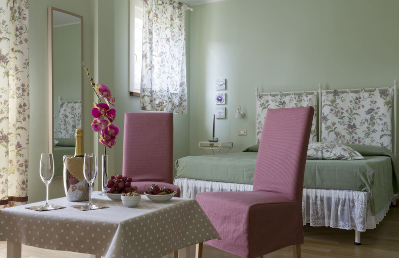 Bedroom 5, Cà del Moro Resort, Massa Carrara