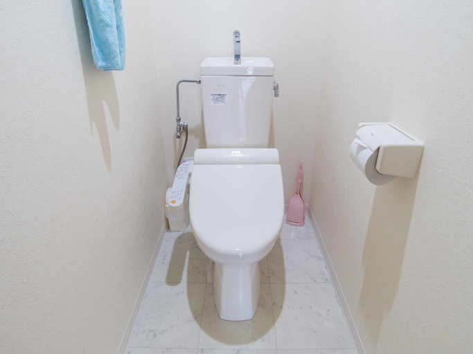 Bathroom 3, Kenrokuen Inn, Nobeoka
