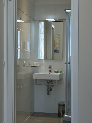 Bathroom 5, Boutique Hotel Neptune Nice, Alpes-Maritimes