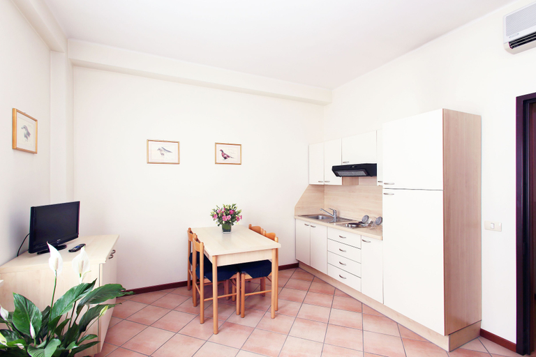 Others 4, Residenza Cavour, Parma