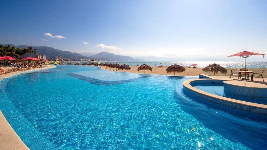 Sport & Beauty 1, Beachfront Condo on 21st Floor, Puerto Vallarta
