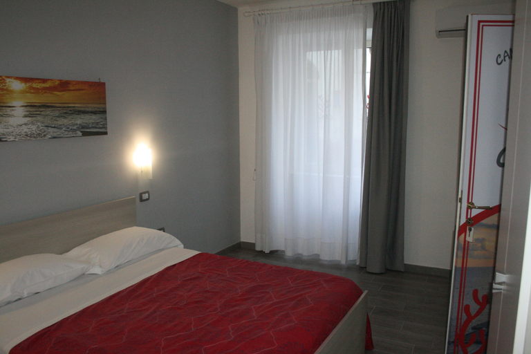 Bedroom 3, Coral Rooms, Napoli