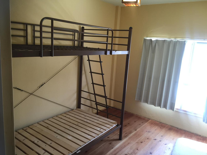 Bedroom 5, Organic Guesthouse & Cafe OHANA - Hostel, Imabari