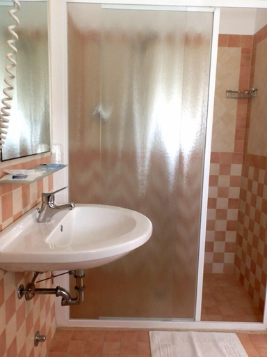 Bathroom 3, Hotel Nautic, Rimini