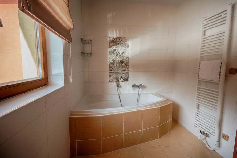 Bathroom 4, Hotel Energetic, Vsetín