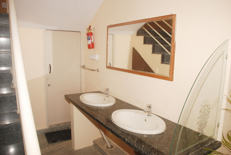 Bathroom, Kings Inn, Bangalore