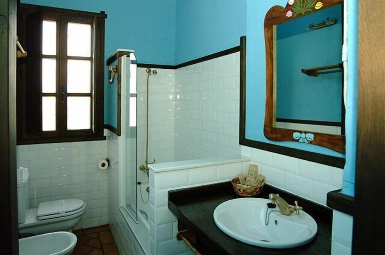 Bathroom 3, Hotel Playa de las Llanas, Asturias