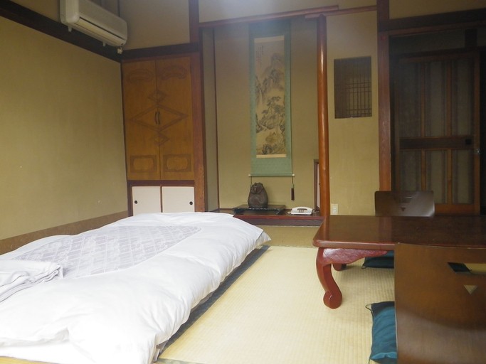 Bedroom 2, Chuoukan Shimizuya Ryokan, Nagano