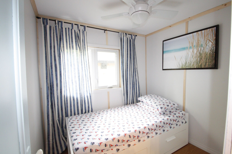Bedroom 2, Lakefront Cottage in Manitou Beach, Division No. 11