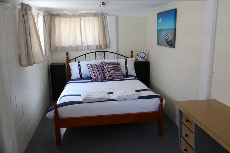 Bedroom 2, Sailor's Rest Holiday House, Lota