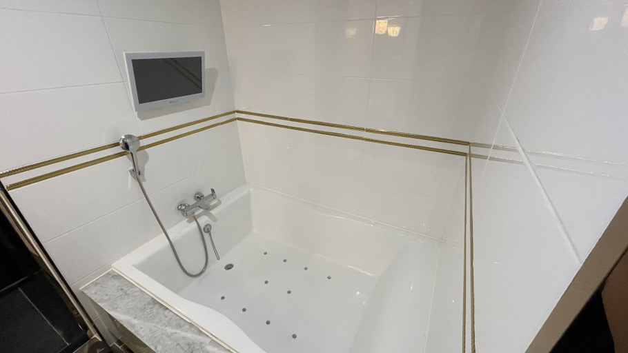 Bathroom 3, Legend Hotel, Gimhae
