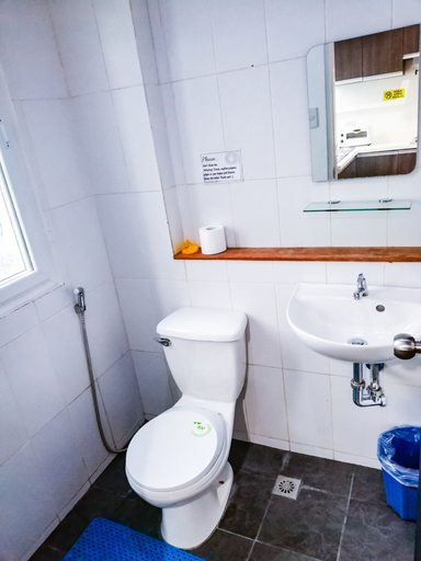 Bathroom 4, 87 Guesthouse, Baguio City
