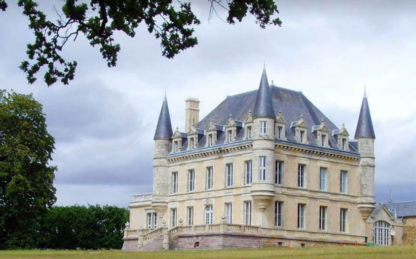 Exterior & Views 2, Château De La Goujonnerie, Vendée