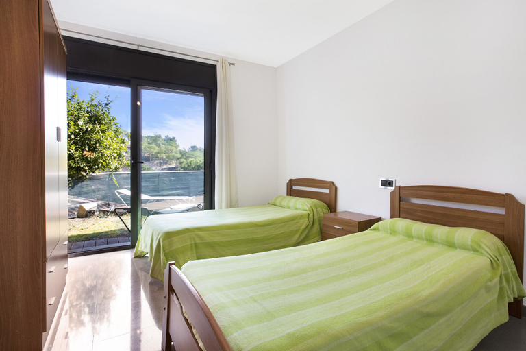 Bedroom 2, Villa Santi, Girona