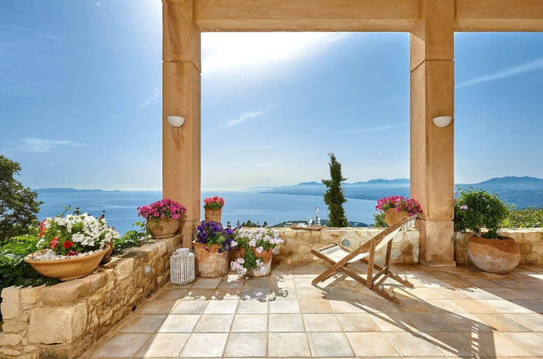 Others 1, Villa Vollard, Crete