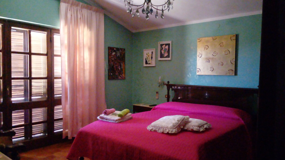 Bedroom 3, Villa Corrias, Cagliari