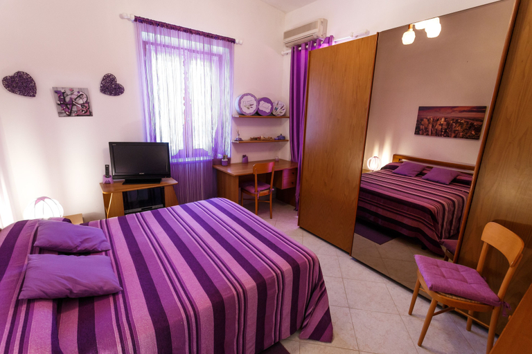 Bedroom 2, L'Aurora Viola, Carbonia-Iglesias