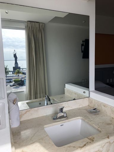 Bathroom 3, Hotel del Parque, Carmen