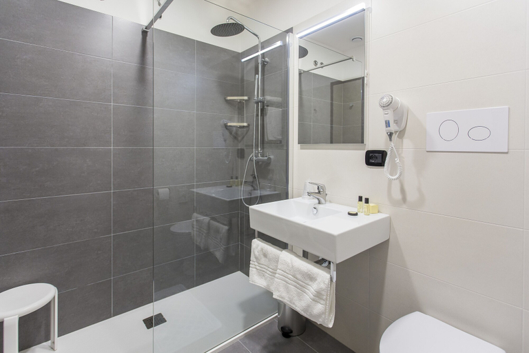Bathroom 3, Hotel Europa, Venezia