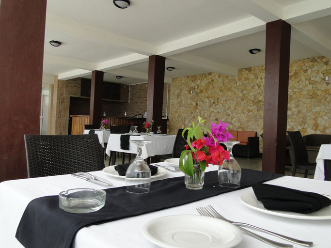 Food & Drinks 5, IRIS HOTEL, Dakar