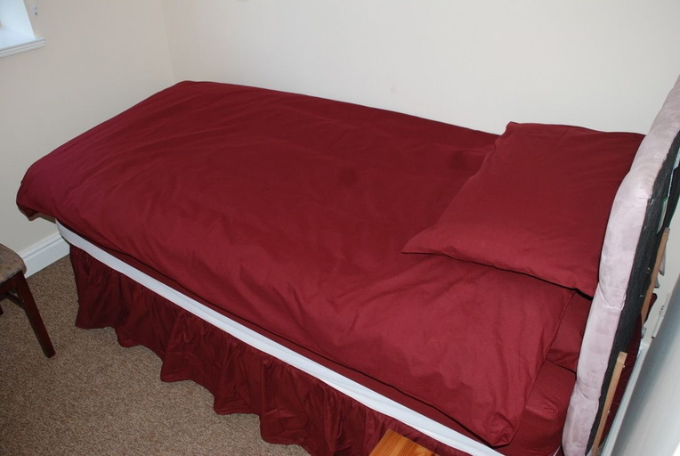 Bedroom 2, The Bridgehouse, Staffordshire
