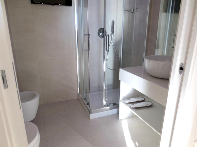 Bathroom 5, Gatto Bianco Le Terrazze, Bari