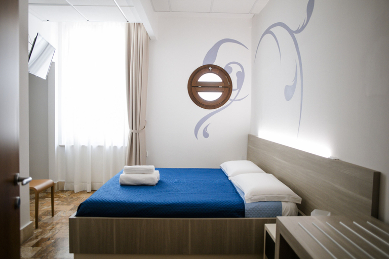 Bedroom 2, B&B Palazzo Storico Di Nicola, Pescara