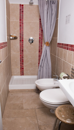 Bathroom 5, La Dimora dei Borboni, Napoli