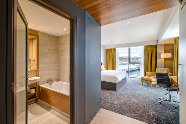 Bedroom 3, Apex City Quay Hotel & Spa, Dundee
