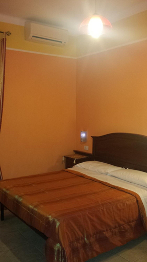 Bedroom 4, Pitagora, Rome